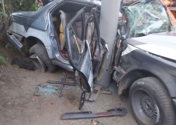 В столице автомобиль на высокой скорости влетел в столб: пассажирка в реанимации