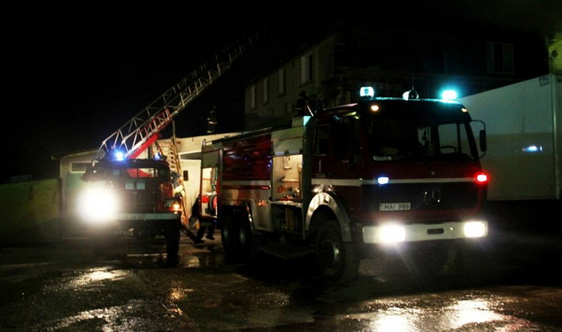 В Бельцах горела квартира. Два человека отравились угарным газом | VIDEO