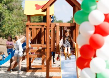 Усилиями команды Илана Шора еще в четырех населенных пунктах страны появились детские площадки | VIDEO