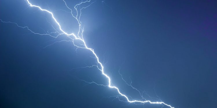 В Швейцарии молния поразила 14 футболистов