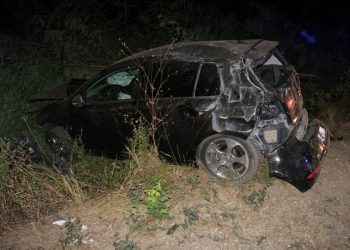 Accident grav la Hîncești: O femeie a decedat după ce mașina condusă de fiul său s-a răsturnat pe marginea drumului | VIDEO