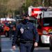 В Париже террористы с ножами напали на людей около бывшего здания Charlie Hebdo