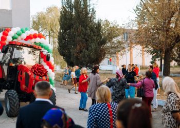 La solicitarea locuitorilor comunei Moara de Piatră, echipa Partidului „ȘOR” a asigurat localitatea cu un tractor