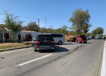 Accident în lanț în Capitală. Un taximetrist a murit, doi șoferi au fost răniți