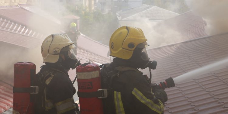 După aproape 24 de ore de luptă cu flăcările nemiloase, focul de la Filarmonica Națională a fost stins