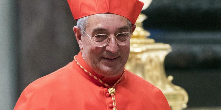 Коронавирус обнаружили у кардинала Ватикана