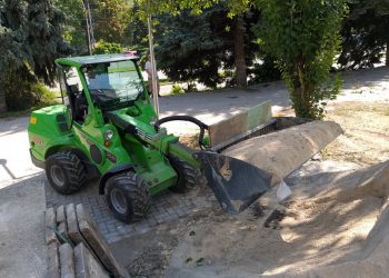 Ca răspuns la multiplele solicitări venite din partea chișinăuienilor, biblioteca „Mihail Lomonosov” va fi reparată prin eforturile consilierilor municipali din Partidul „ȘOR” | VIDEO