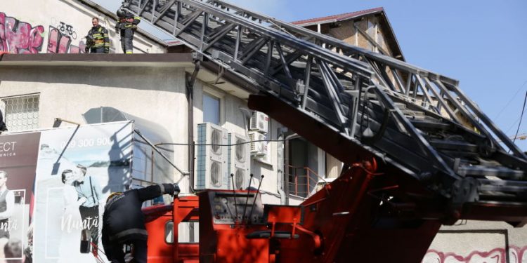 Пожар в Национальной филармонии в столицы. Уже восемь расчетов борются с огнем | Update