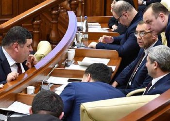 „Spălarea banilor rusești prin filiera Bahamas”. Reniță susține că ANI a început verificarea averii deputatului PSRM Vladimir Odnostalco | VIDEO