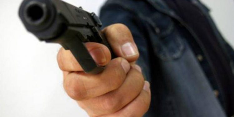 Dezmăț cu arme, cuțite și băutură într-o stație PECO din raionul Sângerei