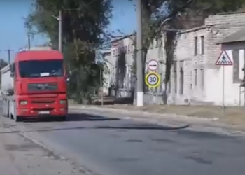 Locuitorii satelor Bulboaca și Beriozchi din raionul Anenii Noi se plâng că nu sunt auziți de autorități: zilnic, zeci de camioane străbat drumurile din sat și le creează disconfort | VIDEO