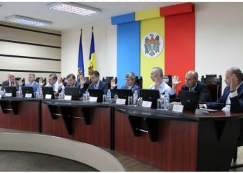 CEC, acuzată că îl favorizează pe Dodon în alegerile prezidențiale. Partidele au fost scoase din categoria concurenților electorali