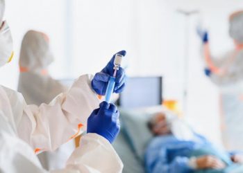 Studiu: Nouă din zece pacienţi vindecaţi de COVID-19 se confruntă cu efecte secundare