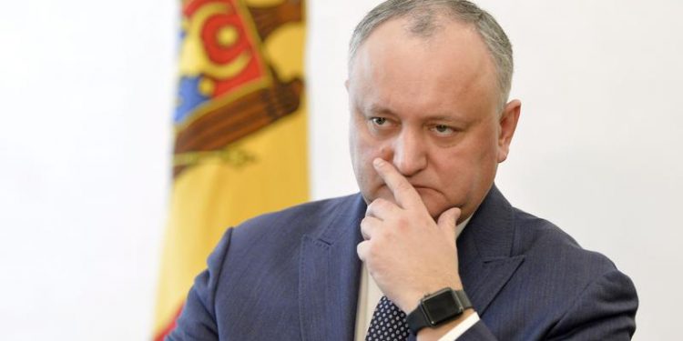 „Politicienii nu au ce căuta în școli, dar președintele da”. Dodon comentează decizia Ministerului Educației de a interzice manifestațiile în instituții de învățământ