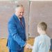 Igor Dodon și-a reluat vizitele în școli, fără mască și cu multe strângeri de mâini. Reacția Ministrului Educației | VIDEO