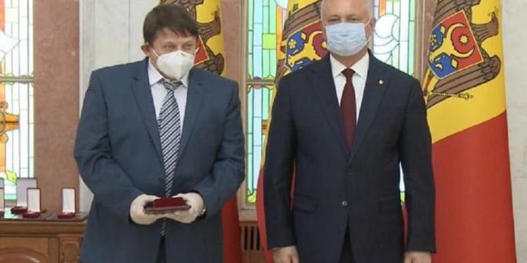 Mihail Aizin, zis „Kitaeț”, decorat recent de Igor Dodon, se află în stare gravă cu COVID-19