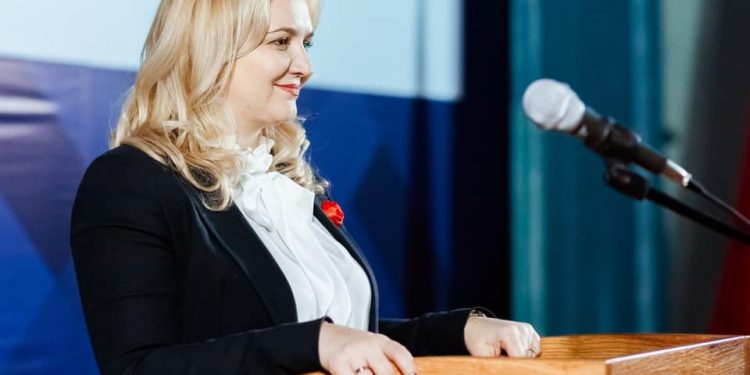 Glavan: Deși ministra spunea că virusul se tratează cu 300 de lei, nu am întâlnit niciun pacient care să cheltuie mai puțin de 2000 de lei