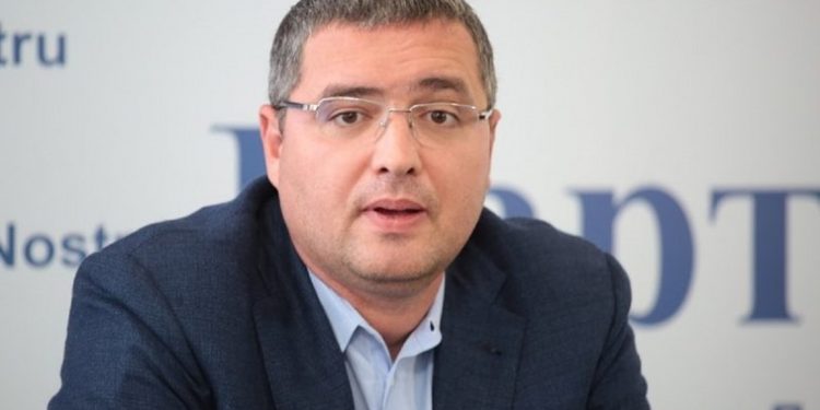 «Меня объявили в международный розыск». Усатый о «попытке России спасти Додона на выборах»