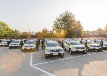 Compania unui consilier socialist a câştigat contractul de livrare a 52 de automobile pentru poliţie