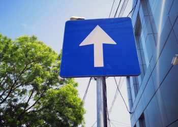 Pe o stradă din Capitală au loc lucrări de schimbare a sensului unic