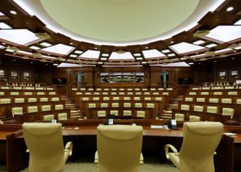 Opoziția acuză guvernarea că blochează activitatea Parlamentului, care nu s-a întrunit în ultimele două săptămâni