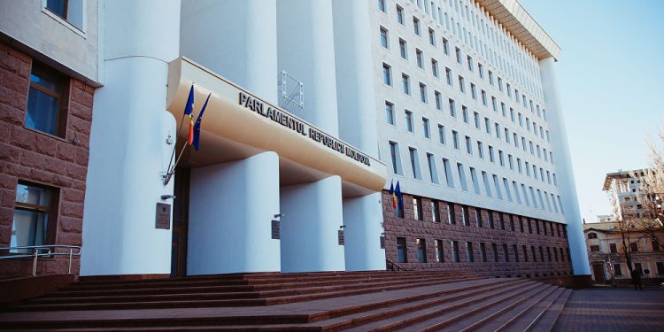 Cu scandal și replici tăioase a fost votată rectificarea bugetului de stat | VIDEO