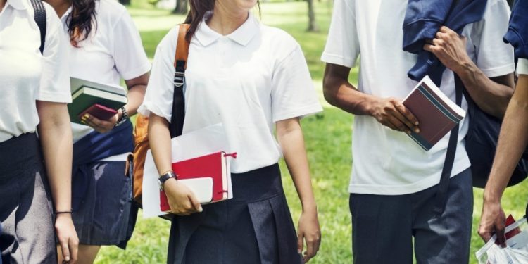 Accesul persoanelor străine în instituțiile de învățământ, interzis