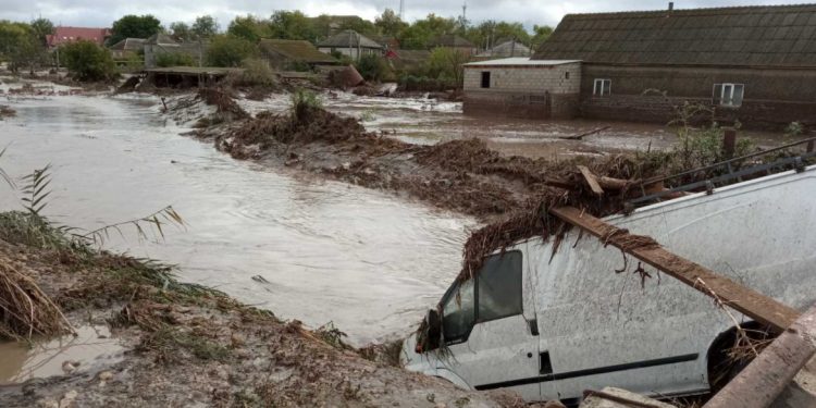 Angajații IGSU, alertați în localitățile țării. Ploile abundente inundă gospodăriile oamenilor