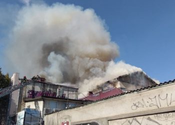 Nori de fum negru: Incendiul devastator de la Filarmonica Națională a afectat în jur de 3.500 de metri pătrați | VIDEO