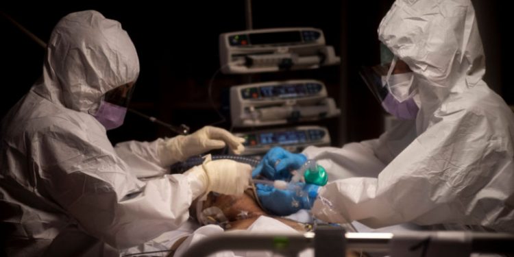 Bilanț coronavirus în România. Numărul cazurilor rămâne extrem de ridicat pentru o zi de weekend – au fost efectuate 13.391 de teste