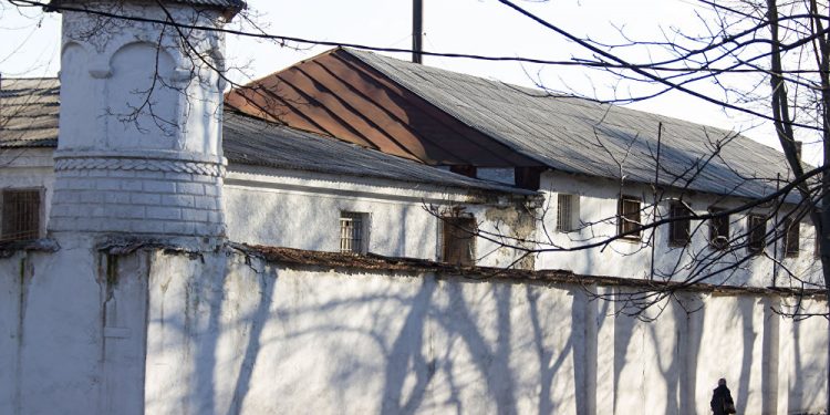 В пенитенциарах Молдовы продлен спецрежим