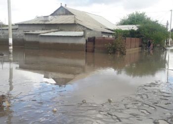 Locuitorii din Găgăuzia: în urma precipitațiilor din septembrie, ne-am ales doar cu promisiuni din partea statului. Oamenii care au rămas fără case locuiesc la rude sau în chirie | VIDEO