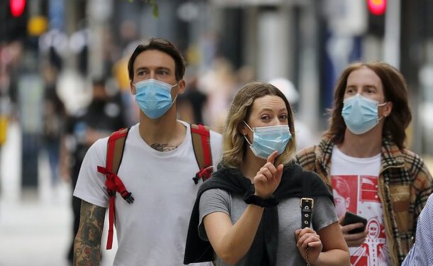 Три страны, на фоне ухудшения ситуации с коронавирусом, вводят комендантский час