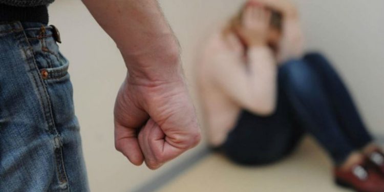 Кишинев: Мужчина похитил и угрожал убить бывшую сожительницу