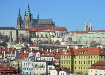 Власти Чехии снова закрыли границы для иностранных туристов