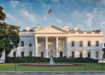 В США в Белом доме зафиксированы новые случаи COVID-19