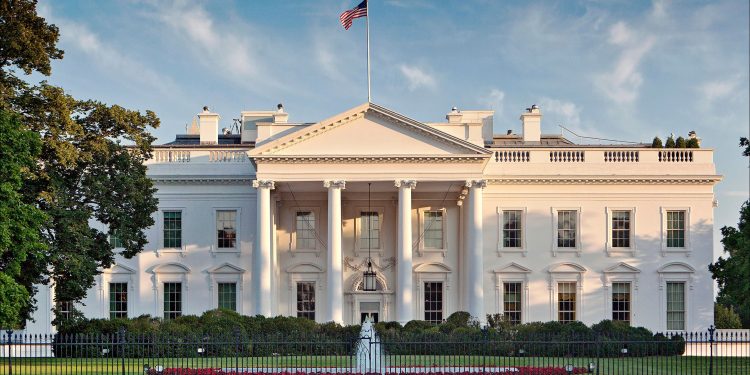 В США в Белом доме зафиксированы новые случаи COVID-19