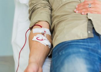 Peste 1.100 de pacienți care au învins coronavirusul au donat plasmă pentru a salva vieți