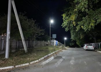 Cu susținerea echipei lui Ilan Șor în satul Puțintei, localitate care a fost în beznă de aproape 40 de ani, a fost instalată iluminarea stradală modernă | VIDEO