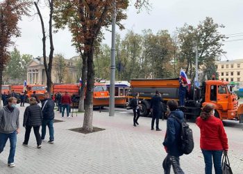 „Duble standarde” sau „campanie electorală pe banii rușilor”? Ceremonie cu fast în centrul Capitalei cu cele 5 autospeciale de deszăpezire donate de Moscova