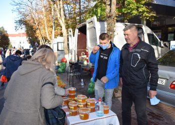 Municipiul Orhei a găzduit, tradițional, Iarmarocul de Toamnă: Zeci de producători, afectați de pandemie, și-au vândut produsele | VIDEO