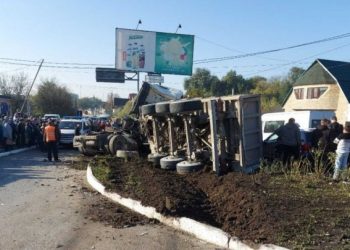 Accident de groază la Lipcani: Un bărbat tânăr este în reanimare în stare extrem de gravă, iar doi soți s-au ales cu diverse traumatisme | VIDEO