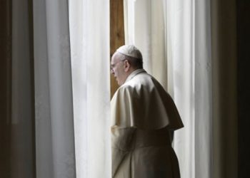 Un caz de COVID confirmat la reşedinţa din Vatican unde locuiește papa Francisc