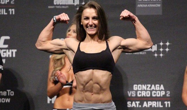 O sportivă din Moldova, inclusă în top 10 luptătoare MMA din Rusia și țările CSI