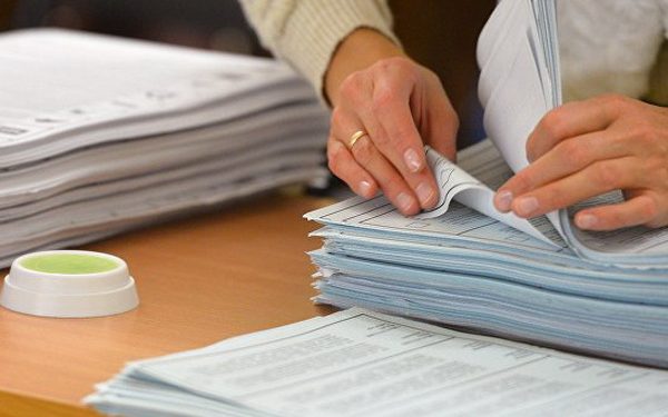 Alegătorii, îndemnați să verifice corectitudinea listelor electorale. Cum pot face asta | VIDEO