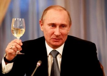 Vladimir Putin susține că economia Moldovei este dependentă de Rusia. „Cine vă cumpără vinurile, Franța?”