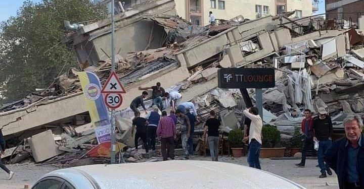 В Турции произошло мощное землетрясение. Минимум 4 человека погибли, 120 пострадали