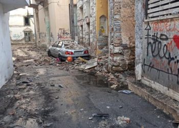 На греческом острове Самос на полгода ввели режим ЧП из-за землетрясения