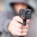 Împușcături ca în filmele cu gangsteri, chiar în centrul Chișinăului. Un bărbat, transportat la spital | VIDEO