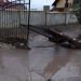 Prăpăd în toată Moldova: vântul puternic și ploaia au distrus tot ce au găsit în cale. Străzile s-au transformat în râuri, gospodăriile au fost distruse, beciurile și garajele au fost inundate | VIDEO